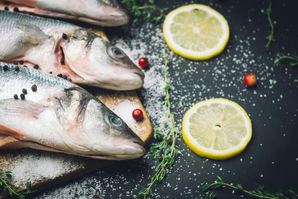 Evitare l’acquisto di pesce tra Natale e Capodanno tutela la freschezza e fa risparmiare denaro prezioso