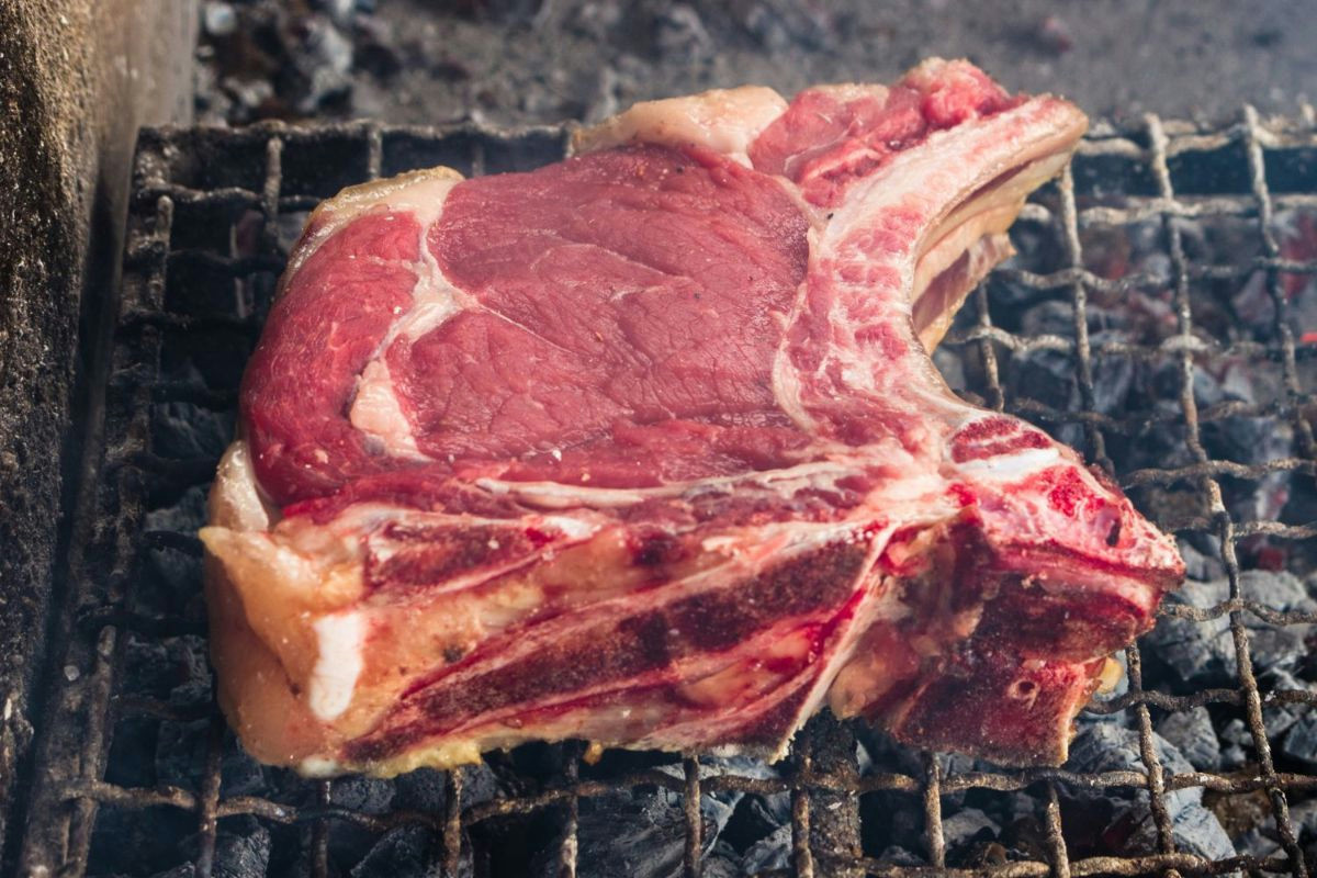 La fiorentina perfetta a casa: il segreto per una bistecca succulenta e un secondo da applausi in tavola