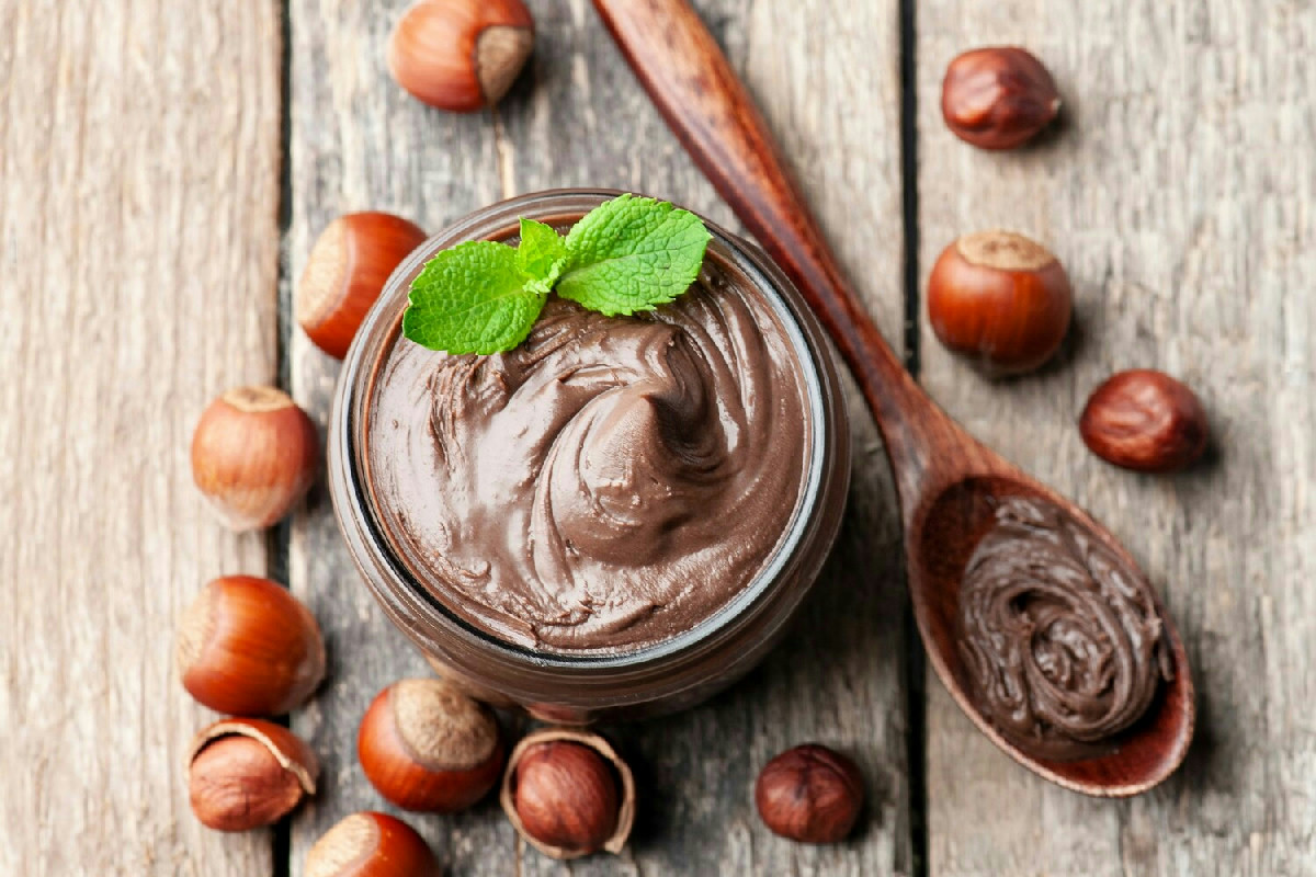 Prepara in un baleno la crema alla Nutella che rende felici tutti, anche i più esigenti