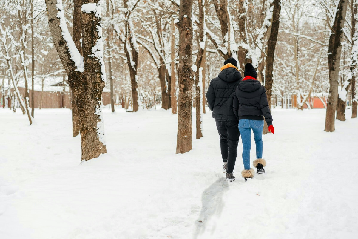 Vantaggi di camminare all’aria fredda in inverno per corpo e mente: scopri tutti i benefici